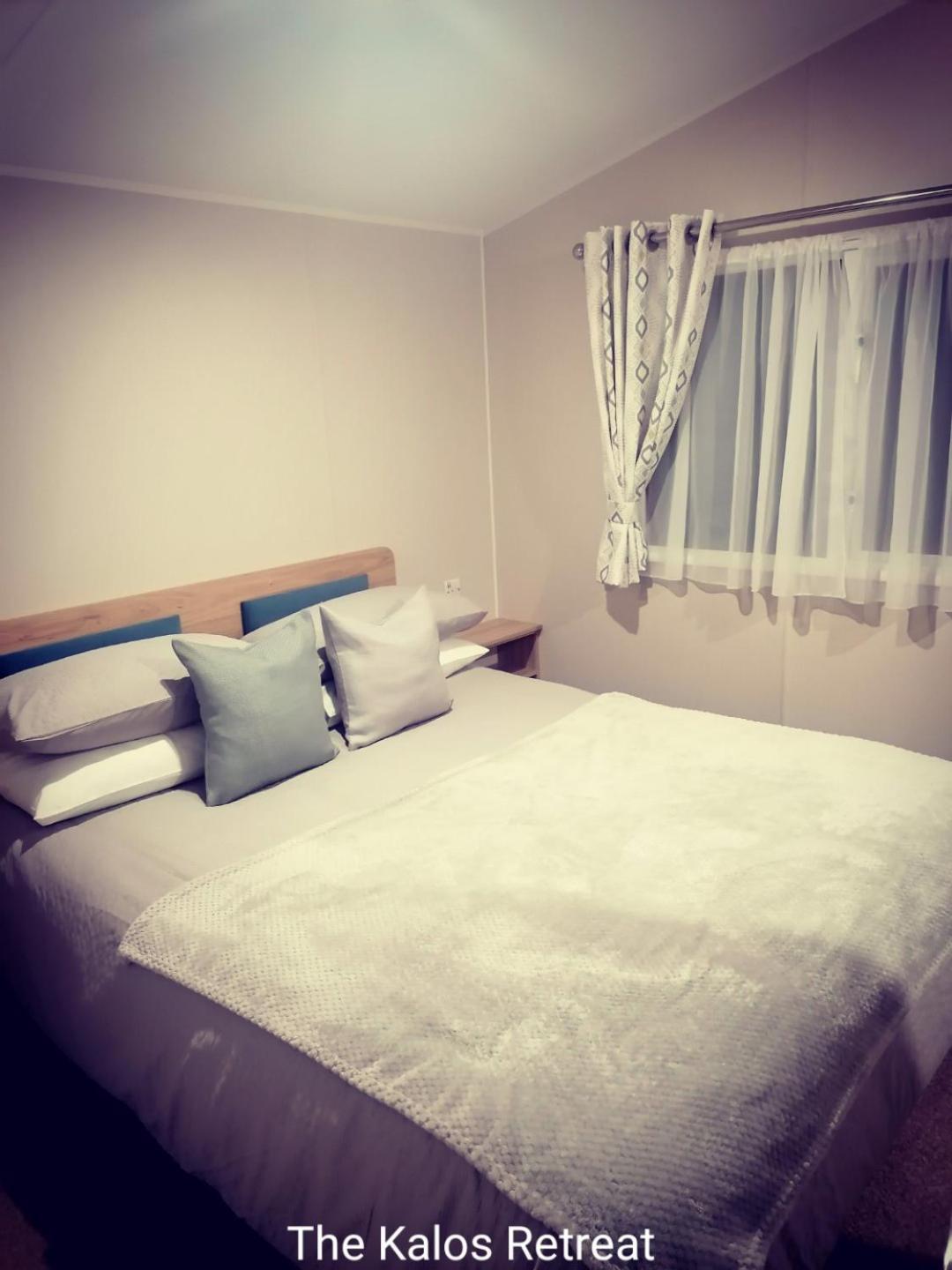 The Kalos Retreat - Hot Tub Lodge With Free 18 Hole Golf Course Swarland Bagian luar foto